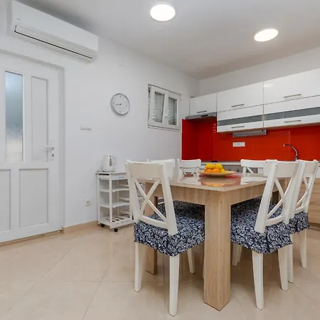 Ljiljana Apartamento